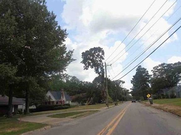 Exterior Neighborhood (street photo)