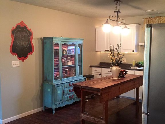 2nd image of 302 Noah Ln