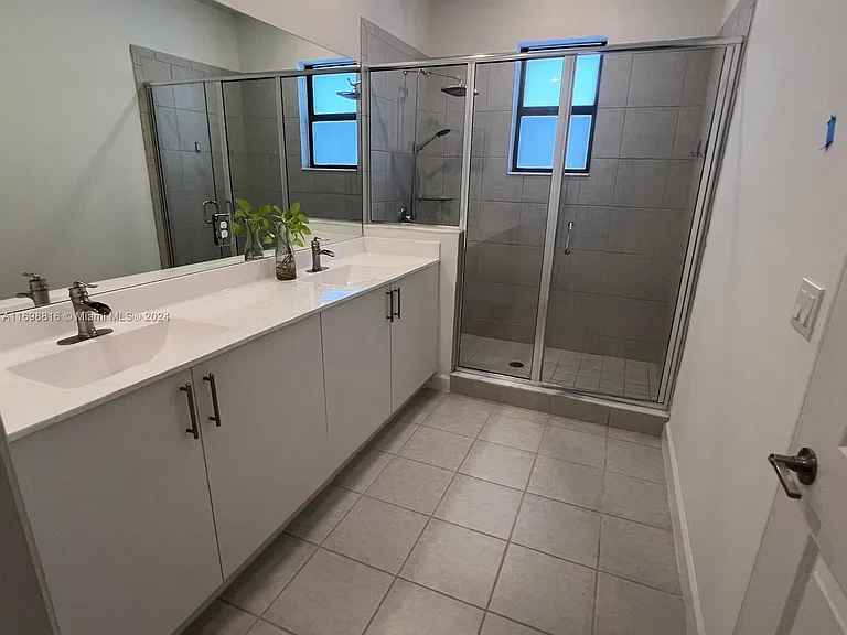 256 SW 159th Dr — Photo 7