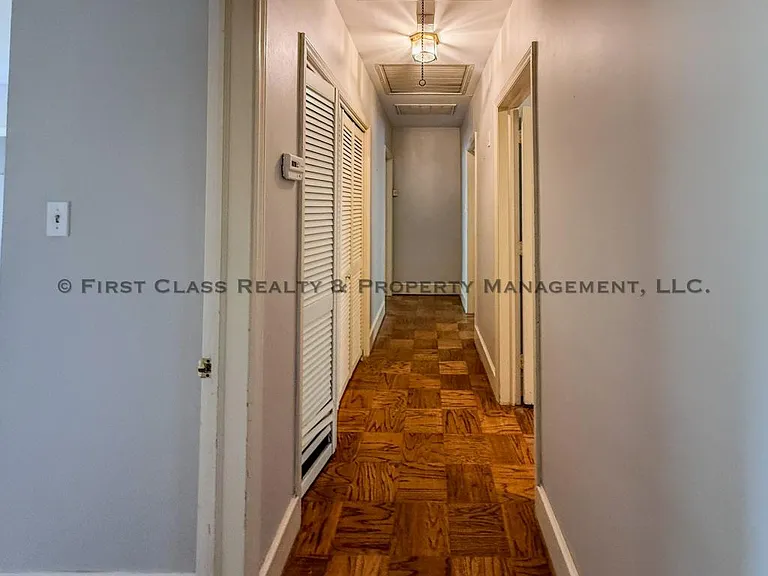 500 Ashworth Rd — Photo 43