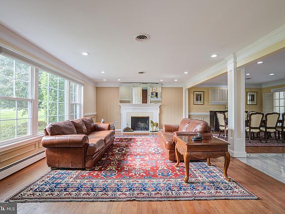 5th image of 17608 Garrett Dr