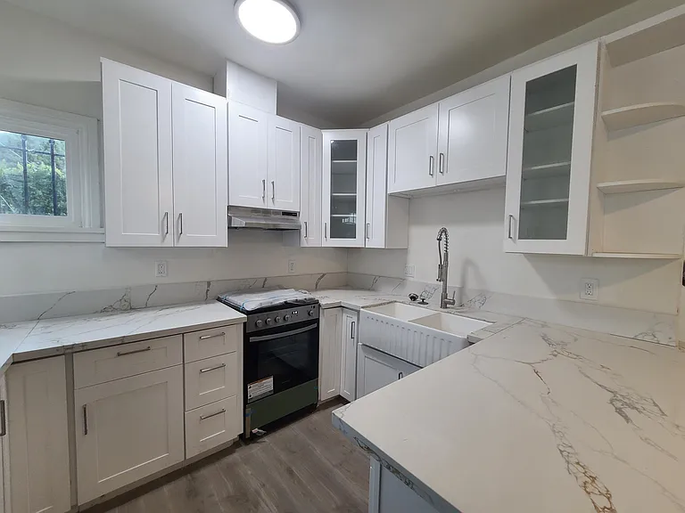 512 N Spaulding Ave #3/4 — Photo 1