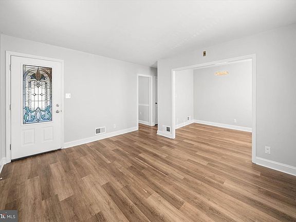 4th image of 107 Lexington Dr