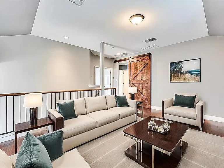 11129 Persimmon Gap Dr — Photo 15