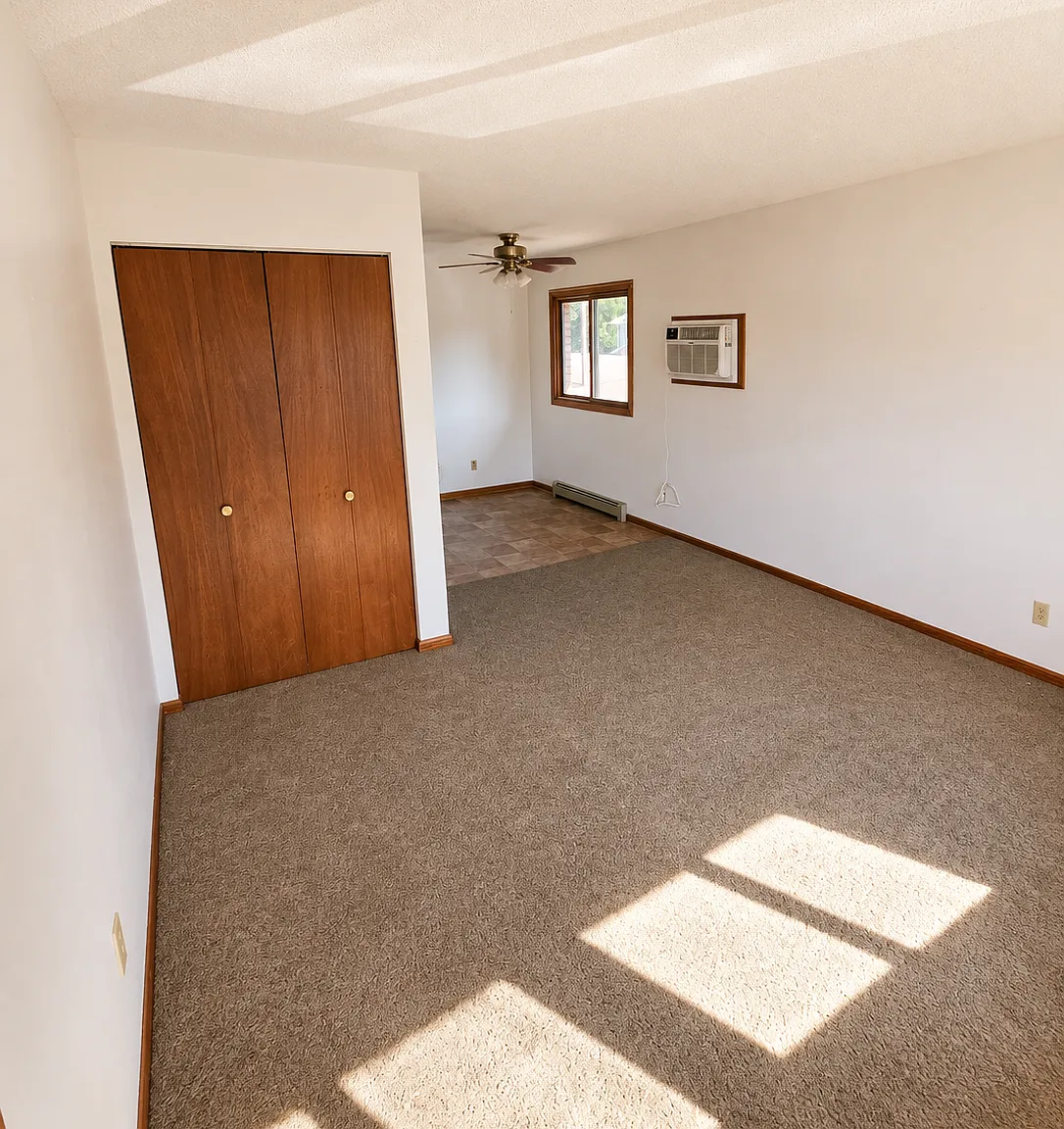2 bed, 750 sqft, $1,600 — Photo 2