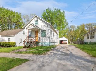 1019 Goodell St, Green Bay, WI 54301