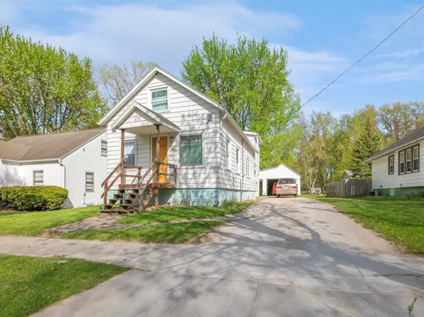 1019 Goodell St, Green Bay, WI 54301