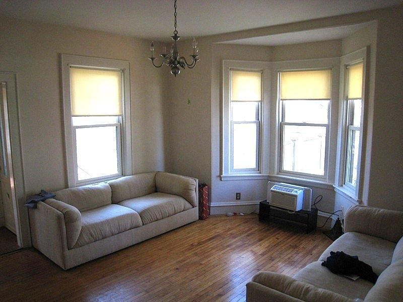 2nd image of 17 Boston Ave