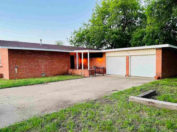 1200 N 6th St, Tonkawa, OK 74653