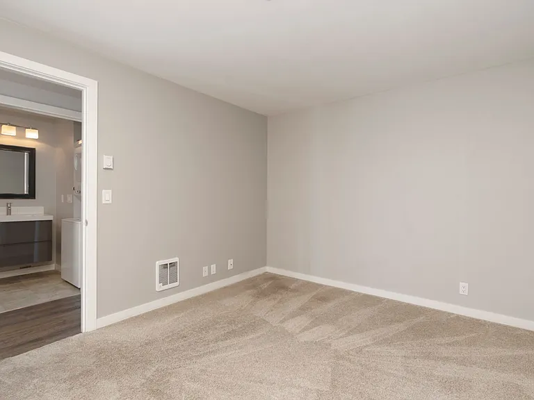4524 44th Ave SW — Photo 10