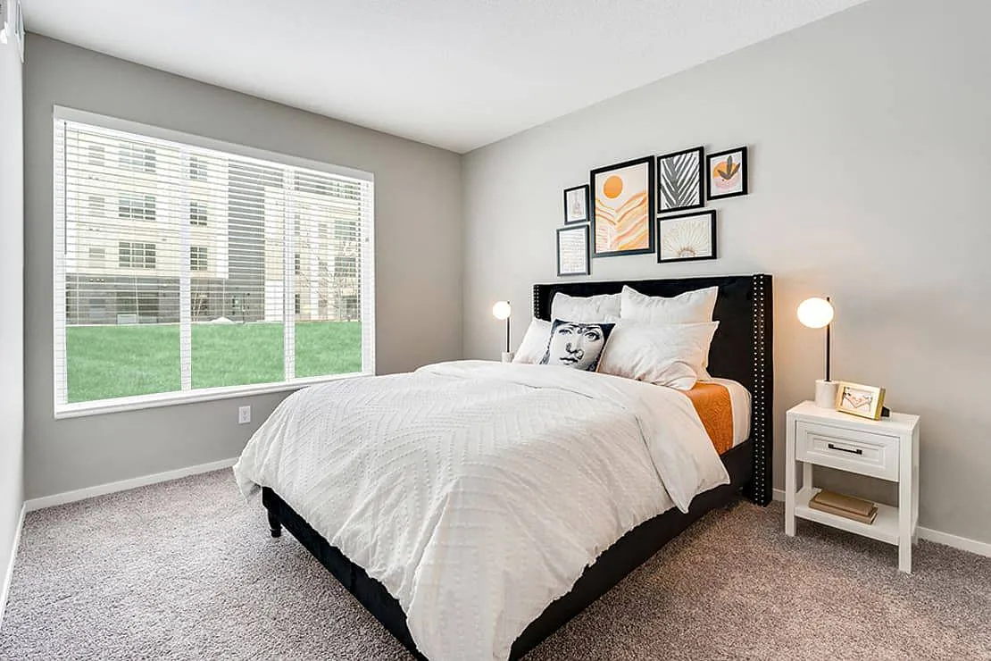 District Apartments — Photo 4