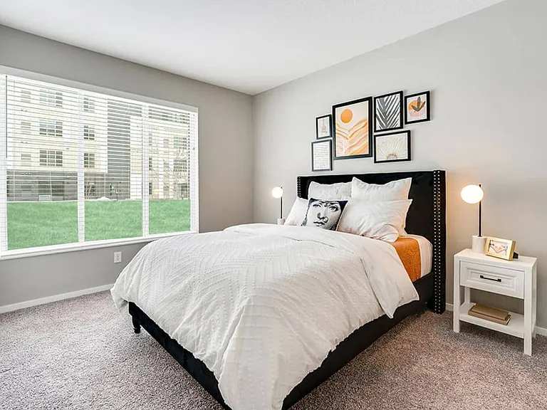 District Apartments — Photo 4