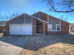 1368 E 140th Pl, Glenpool, OK 74033