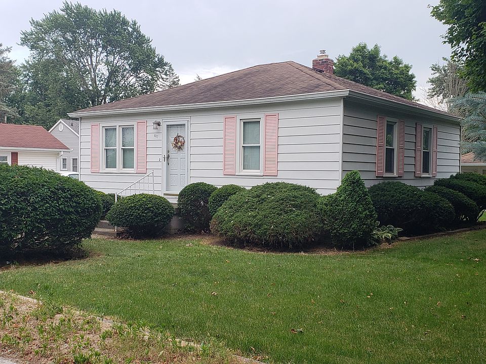 1st image of 607 Vandalia St