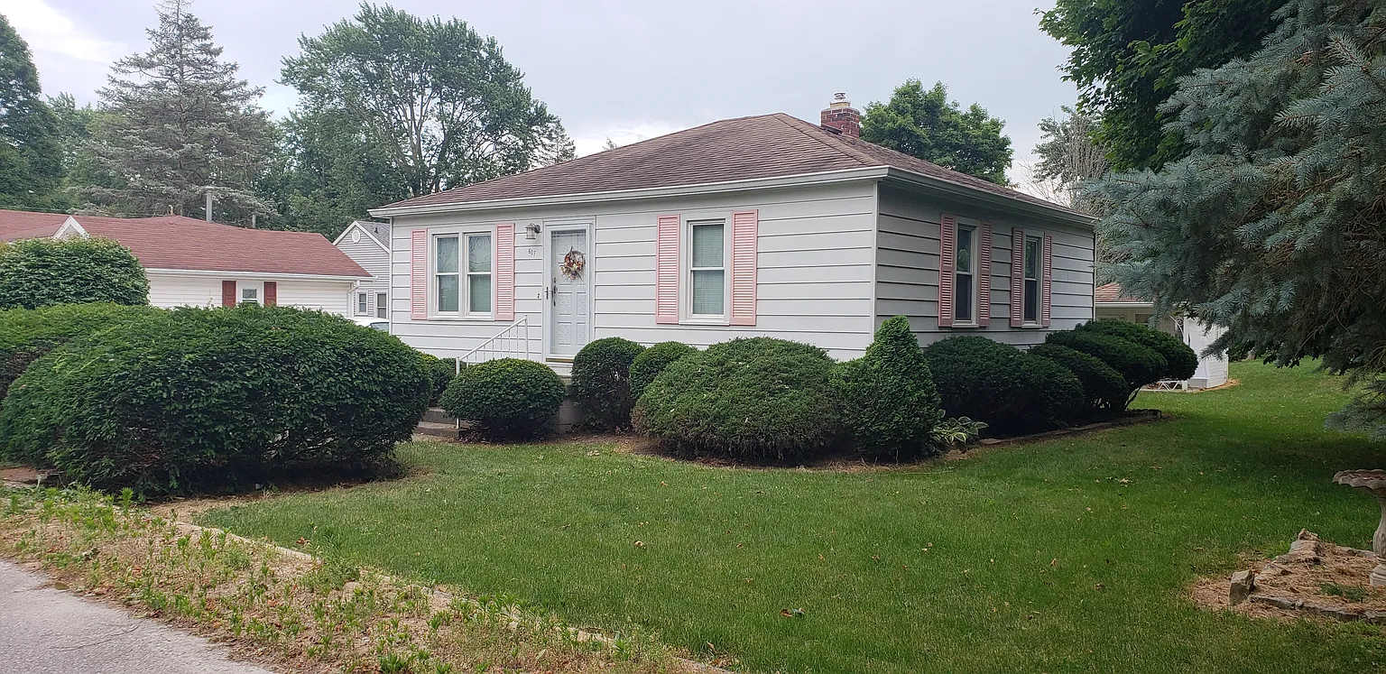 607 Vandalia St photo 1