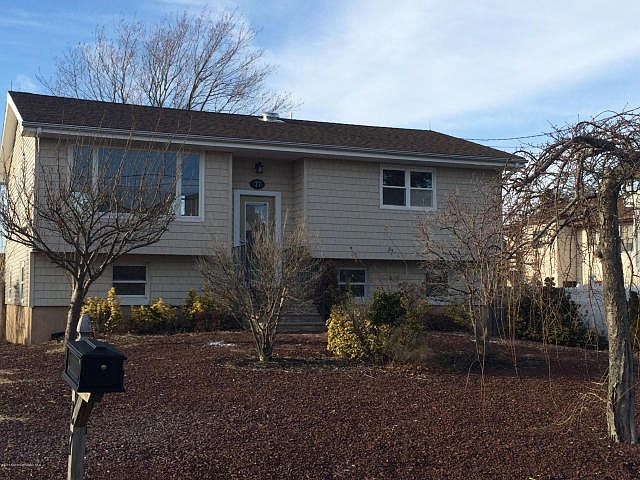 1st image of 27 Kingfisher Ln
