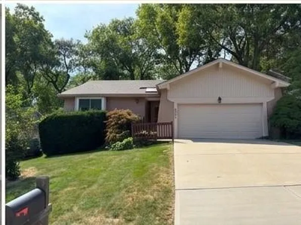 6325 W 52nd St, Mission, KS 66202