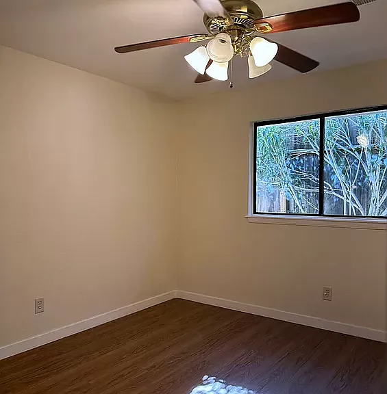 7024 Allenwood Ct — Photo 14