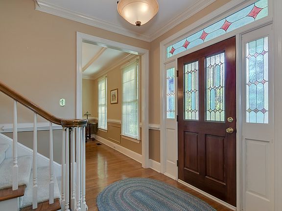 5th image of 1402 Ashwood Dr