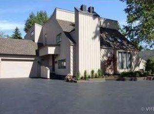 703 Greenwood Rd, Glenview, IL 60025