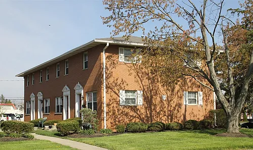 655 Hillsdowne Rd Photo 1