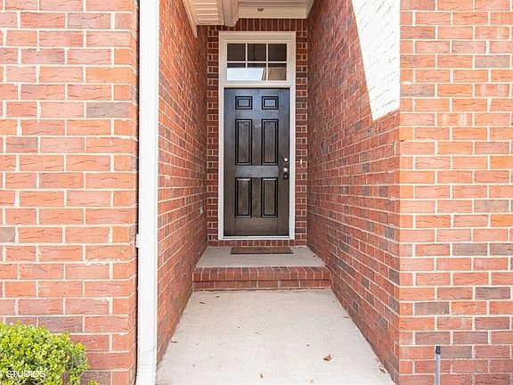2nd image of 2709 Devereux Dr