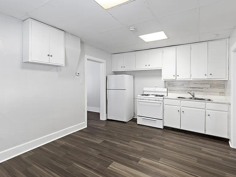 20 E 10th Ave #B — Photo 29