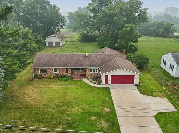 803 N Main St, Amherst, OH 44001