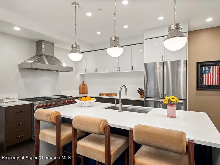 105 E Bleeker St — Photo 9