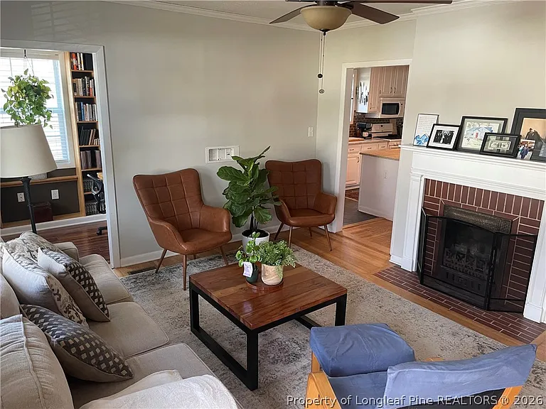 213 Marshall Rd — Photo 2