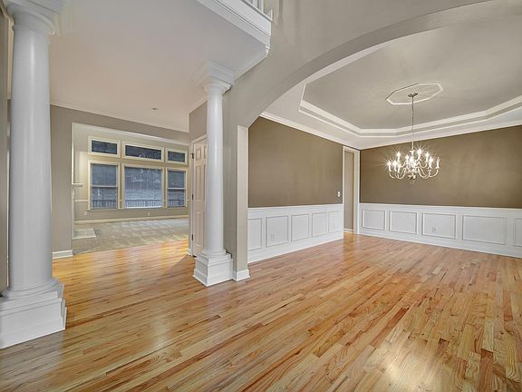 3rd image of 11818 Prestmoor Ct