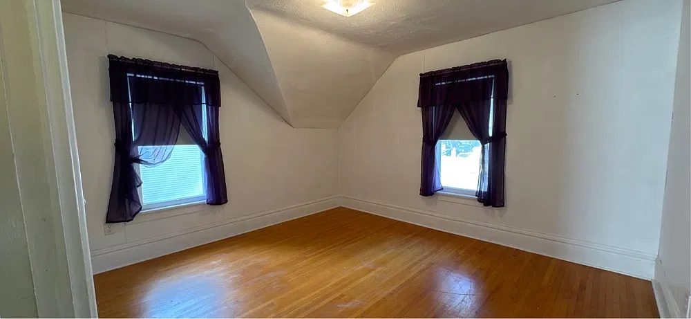 3 bed, 1200 sqft, $1,500 — Photo 1