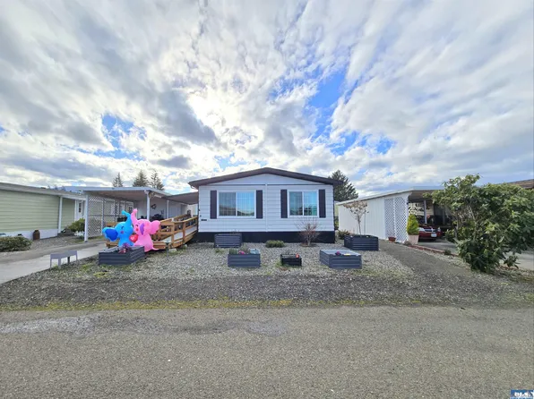 21 Juniper Mobile Est, Sequim, WA 98382