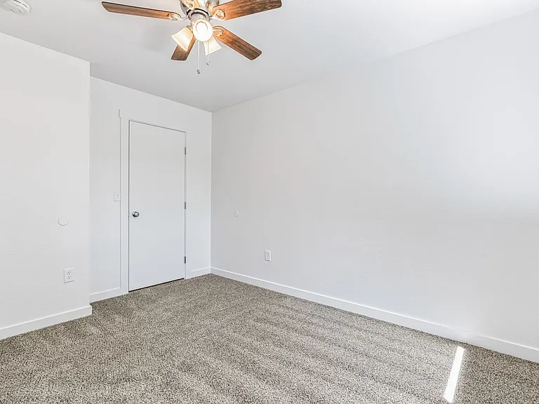Hilton Street Apartments — Photo 51