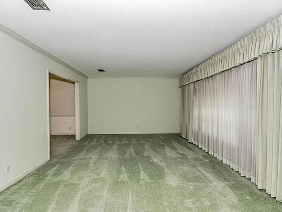 4th image of 1609 Plainfield Ave