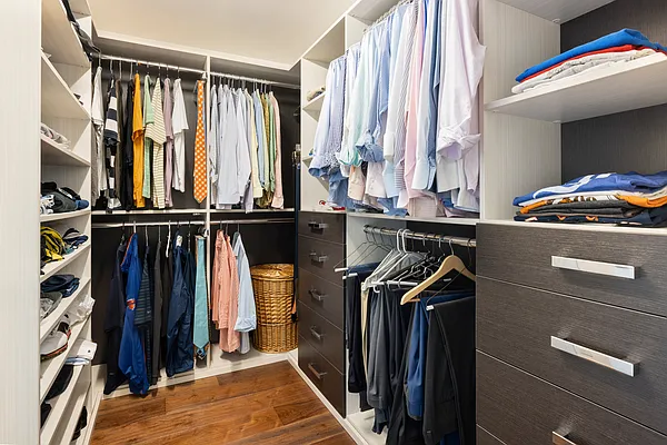 Sold by Douglas Elliman | media 22