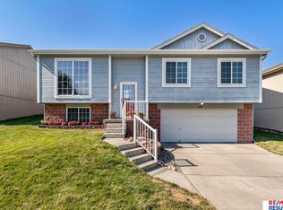 17218 Manderson St, Omaha, NE 68116