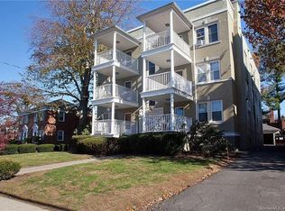 40 Robin Rd APT 203, West Hartford, CT 06119