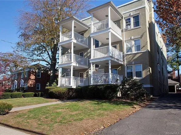 40 Robin Rd APT 203, West Hartford, CT 06119