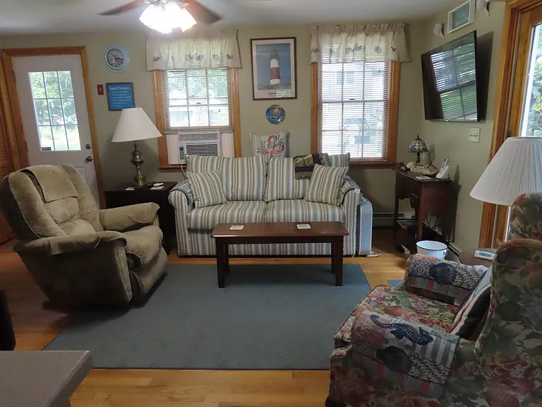 7 Cedar Point Ave — Photo 9