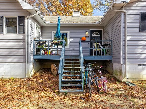 4th image of 504 W Newton St