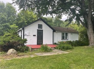 12676 Main Market Rd, Burton, OH 44021