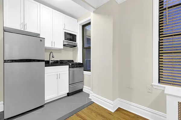 Rented by Cooper & Cooper Real Estate | media 8