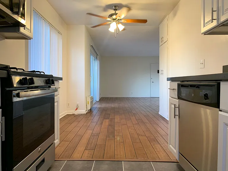 1808 N Harvard Blvd — Photo 28