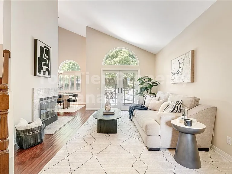 1568 Mallorca Dr — Photo 6