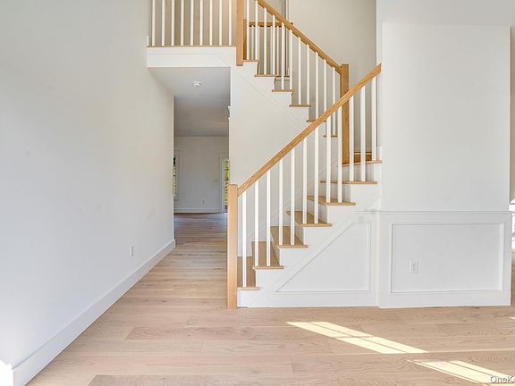 3rd image of 989 Freedom road