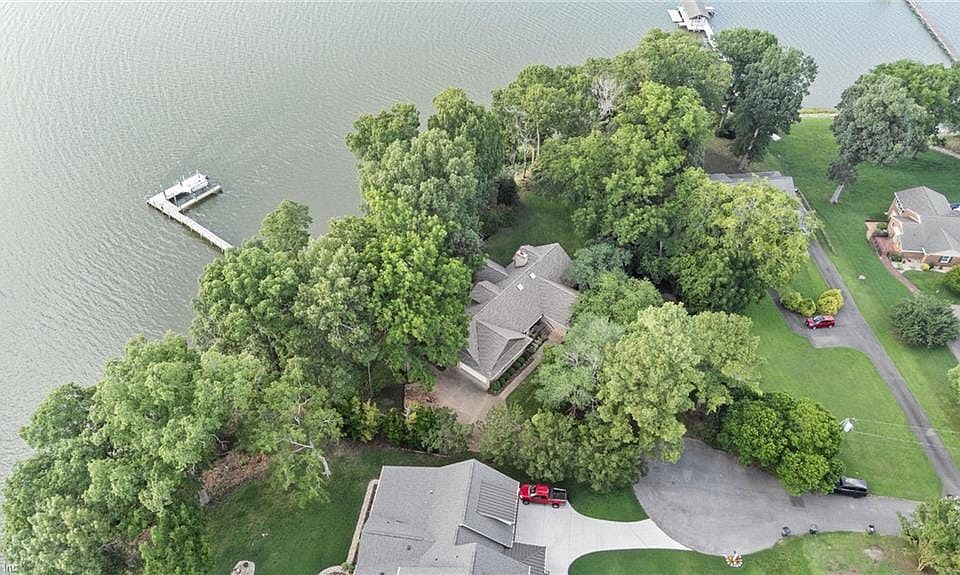 1st image of 525 Pagan Rd