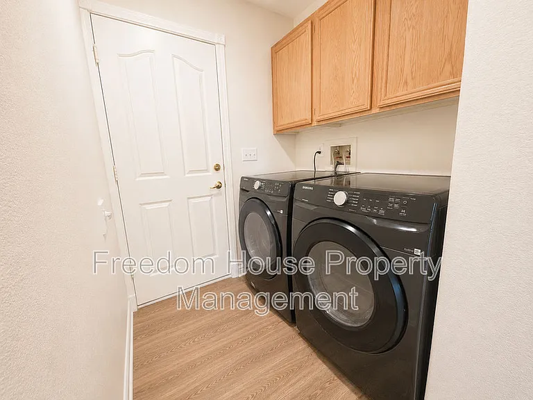3066 Mount Charleston Dr — Photo 41
