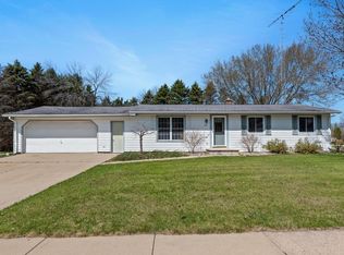 305 Hill Rd, Rosendale, WI 54974