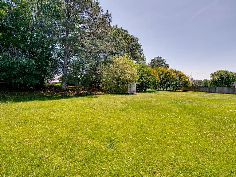 238 Barberry Ln — Photo 20